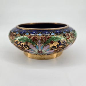 20th Century Chinese Cloisonne Champleve Enamel Floral Shallow Brass Bowl 4&quot;