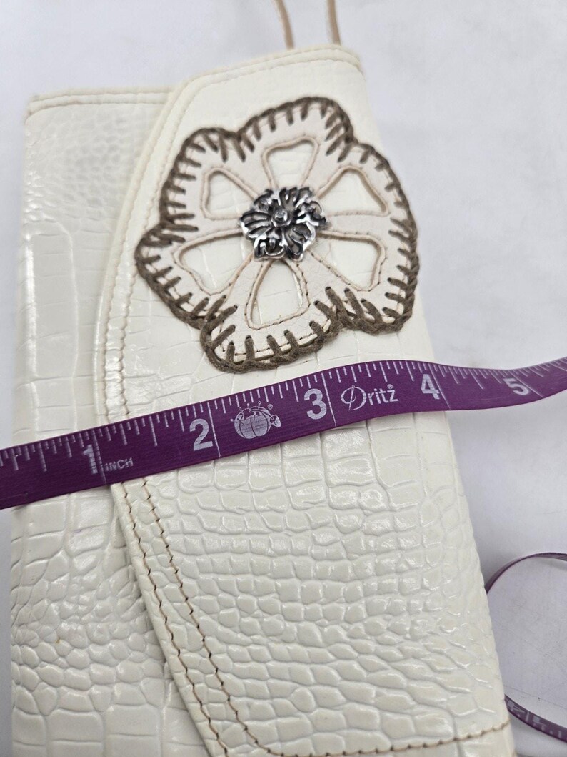 Vtg Brighton Off White Crocodile Leather Embroidered Flower Wallet Crossbody Bag image 11