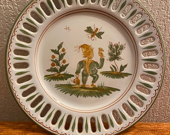 Elegant FRENCH MOUSTIERS Faience Ceramic Openwork Plate. Entirely  HandPainted Plate & Signed on The Reverse.