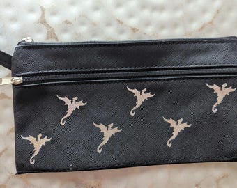 Cartera pequeña Dragon con cremallera, de piel sintética, con 2 bolsillos y correa para la muñeca.