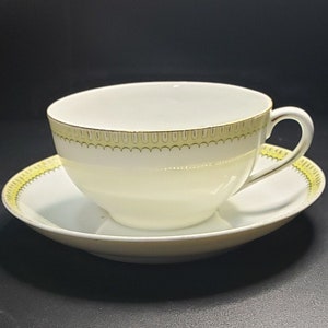 1895 Antique Maple Leaf Nippon Teacup! Classic & Elegant Design - RARE!