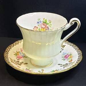 PARAGON Vintage Teacup and Saucer Duo | Fluted | White with Pink Flowers and Gold Trim | Mothers | Vintage Tea Cups
