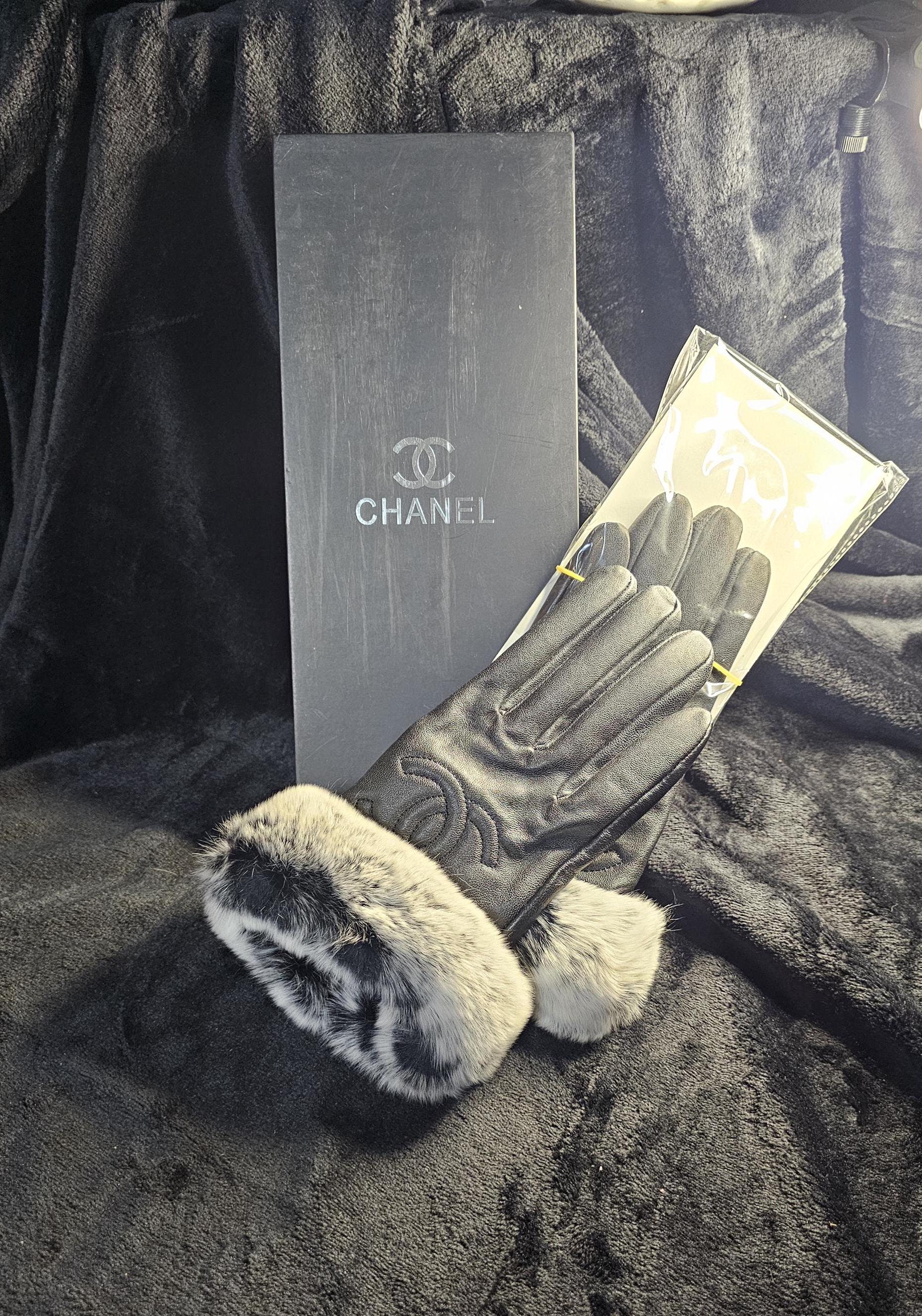 CHANEL GLOVES | in Box | Black Leather Lambskin Gloves | Gray
