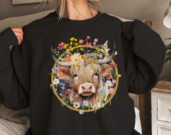 Boho Highland Cow Sweatshirt, Wildflower Highlander Cow Crewneck, Western Sweatshirt, Cow Mama Gift, Cute Cow Shirt, Cottagecore Farmer gift