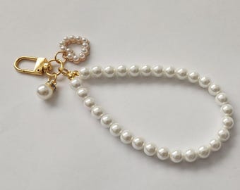 Personalized Pearl Beaded Wrist Strap with Heart Charms | Elegant Handmade Phone Wristlet | Cute Pearl Phone Strap | Romantic Gift Accessory