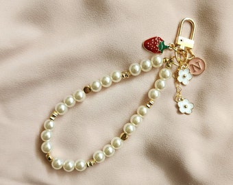 Pearl keychain/vintage/gifts for her/accessories/cute keychain/girly/charms/wristlets/strawberry