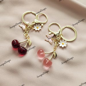 Chaveiro de cereja/encantos de frutas/presentes bff/estética/acessórios/pequenos presentes/encanto de cereja/cherryontop/presentes para meninas/chaveiro pendurado de cereja