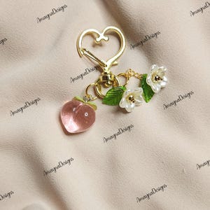 Chaveiro rosa/pêssego/pêssego/chaveiros fofos/acessórios femininos/pêssego/chaveiro para meninas/encantos kawaii/pêssegos/coração de pêssego/fruta/mãe/presentes/dela