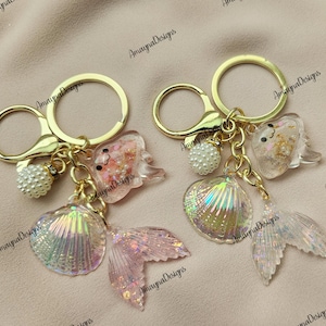 Purse charms/seaside/seashell/Car keychain/accessories/mermaid/ heartwarming/beach bag charm/backpack/ocean theme/conch/maritime charm/girly