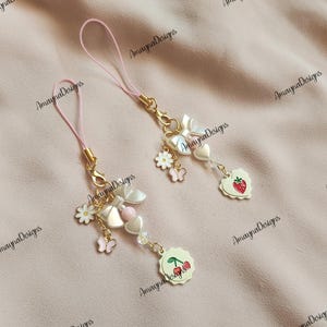 Chaveiro de cereja/amuletos de airpod/chaveiros fofos/pequenos acessórios/cerejas/chaveiro de menina/amuletos delicados/morango/cereja no topo/fruta/presentes rosa