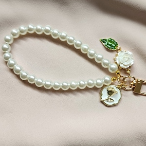 Llavero vintage/llavero de perla/accesorios bonitos/amuletos para teléfono/regalos para ella/amuletos para niña/BOHO/pulsera/renacentista/rosa/rosa blanca/cartera