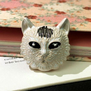 Vintage Cartoon Cat Metal Button: Handmade Alloy Shank Button (24mm)