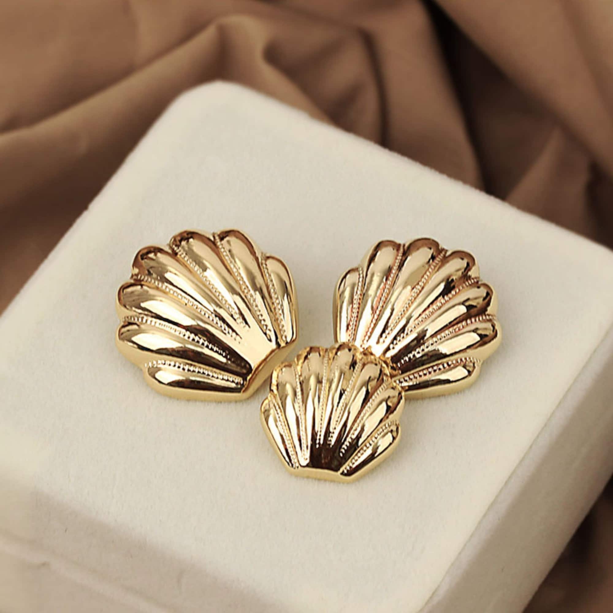 CHANELボタン Authentic Chanel Buttons - Etsy