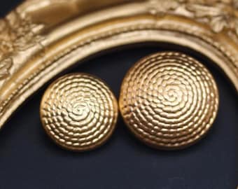 ヴィンテージゴールドメタルボタン：アールデコ調の質感豊かなゴールドのアクセントで時代を超えた作品に