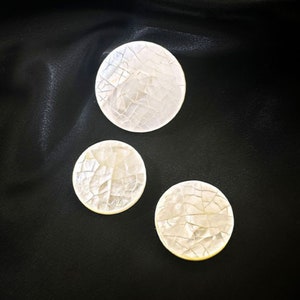 White Mother of Pearl Shell Buttons: Unique Resin Inlay (1pcs)