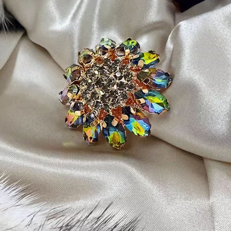 Luxuriöse Regenbogen Rhinestone-Blumenknöpfe, Einzigartige Große Kristallknöpfe, Handgefertigte Dekorative Knöpfe Bild 3