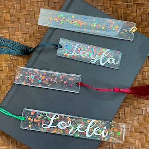Personalisiertes Glitzer-Lesezeichen aus Resin