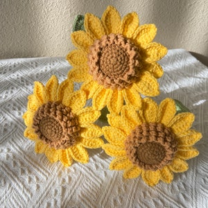 Handmade Crochet Flowers / Roses/ Sunflowers/Daisy/ Flower bouquet/ DIY Flowers/ Christmas Gift/ Gift for Mom/ Home decor/ Gift for her three L sunflowers