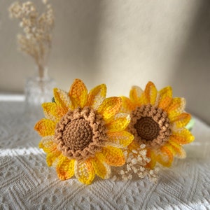 Handmade Crochet Flowers / Roses/ Sunflowers/Daisy/ Flower bouquet/ DIY Flowers/ Christmas Gift/ Gift for Mom/ Home decor/ Gift for her two L sunflowers