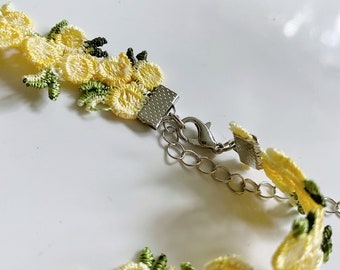 Fabric choker, lemons and leaves