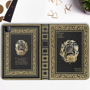 Peut inclure: Couverture de livre noire et dorée avec un design de gramophone vintage et le texte "Claiming to be clever, became fools. Not with me, is the enemy."