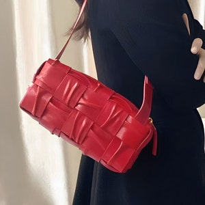 In 2023 the new XTRA small leather large axillary bag HOBO postman bag  large capacity single shoulder bag leather handbag