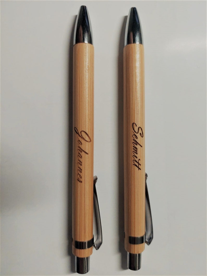 Personalisierter nachhaltiger Holz-Kugelschreiber mit Wunschgravur Werbeartikel Bild 4