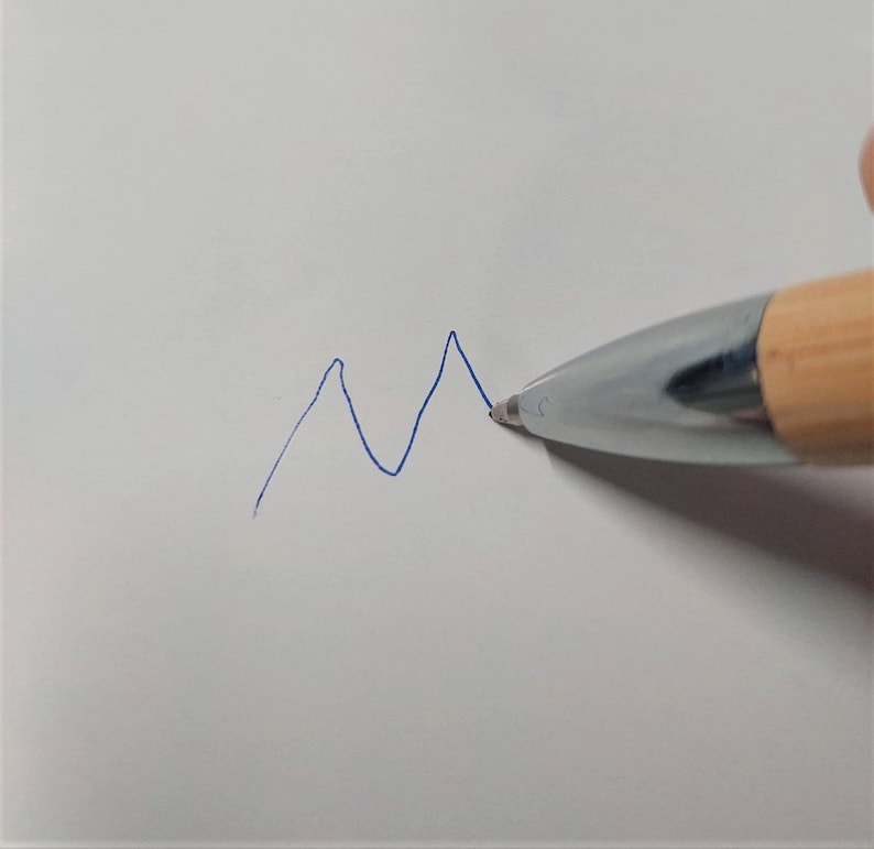 Personalisierter nachhaltiger Holz-Kugelschreiber mit Wunschgravur Werbeartikel Bild 7