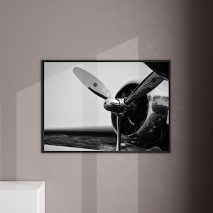 Propeller Airplane Poster – Black and White Aviation Wall Art – Vintage Aircraft Photo – Instant Digital Download - Aviator Gift