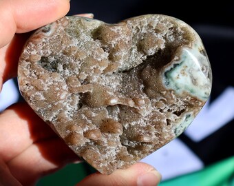 Amatista de azúcar con formación de estalactitas Corazón S