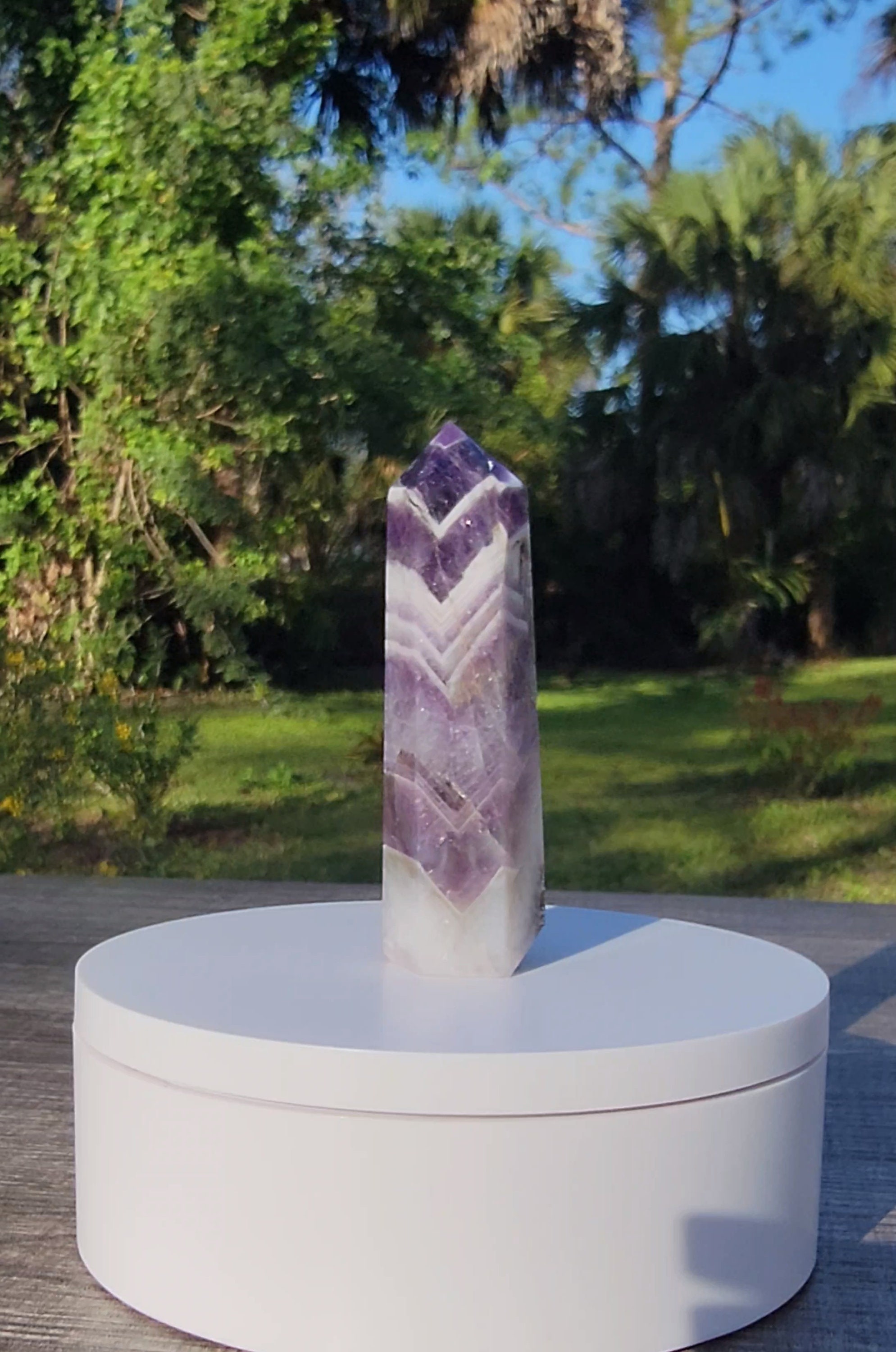 Torre de cristal de amatista Dream Chevron de 2,65 oz de piedra natural