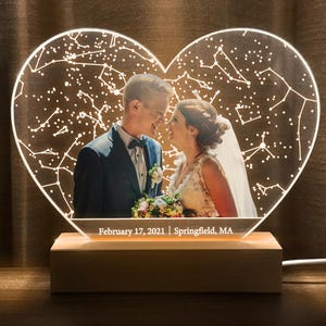 Cadeau d'anniversaire pour elle, carte lumineuse personnalisée, cadeau photo de mariage personnalisé, ciel nocturne par date, cadeau de fiançailles pour lui, HEART11