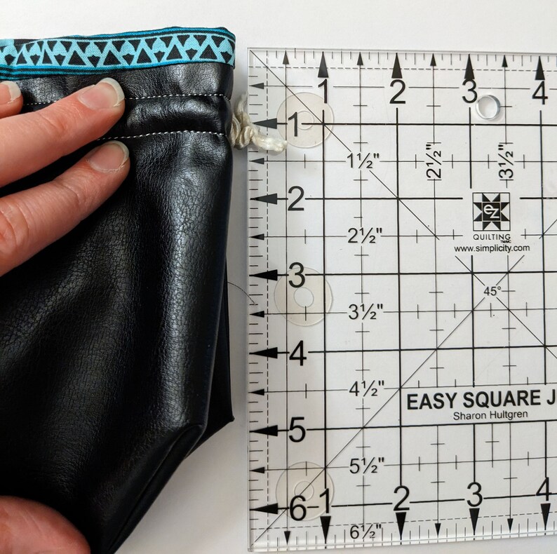 Drawstring Ruller Bag EASY How to Sew a Square Bottomed Drawstring Bag - Step by Step ...