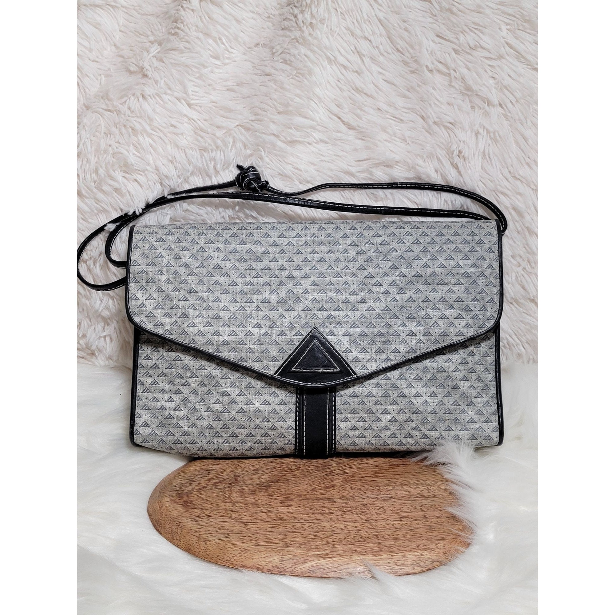 Liz Claiborne small black bag | Bags, Black bag, Shoulder bag