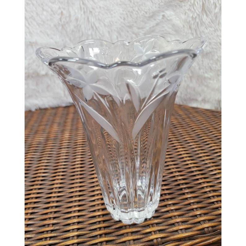 Mikasa Crystal Vase With Frosted Flowers Etsy