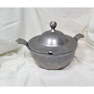 Vintage Wilton Armetale Pewter Soup Tareen