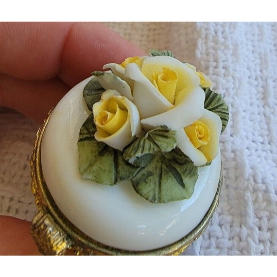 Vintage Small Porcelain Trinket/Pill box, Hinged … - image 6