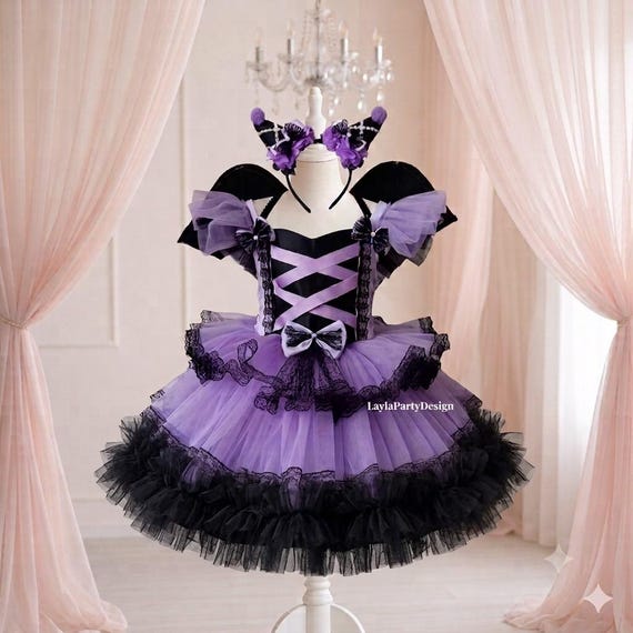 black kawaii dress Lilac Gothic Princess for Girls, Cute Birthday Outfit, Purple Tutu Party Dress, Fantasy Halloween Costume, Handmade Dress Color:Taupe Web Collection: Corset Valery Latex Dress (Black) The silhouette is flattering