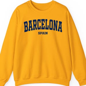 Barcelona Spain Sweatshirt Hoodie T-Shirt – Vintage Barcelona Design – Unisex Spanish Apparel – Gaudí Architecture Gift – Spain Travel gift