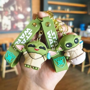 Nouveau pendentif porte-clés style Yoda Star War, porte-clés pendentif en silicone pour cartable bébé Yoda, joli porte-clés jouet en caoutchouc 3D, cadeau enfant pour elle
