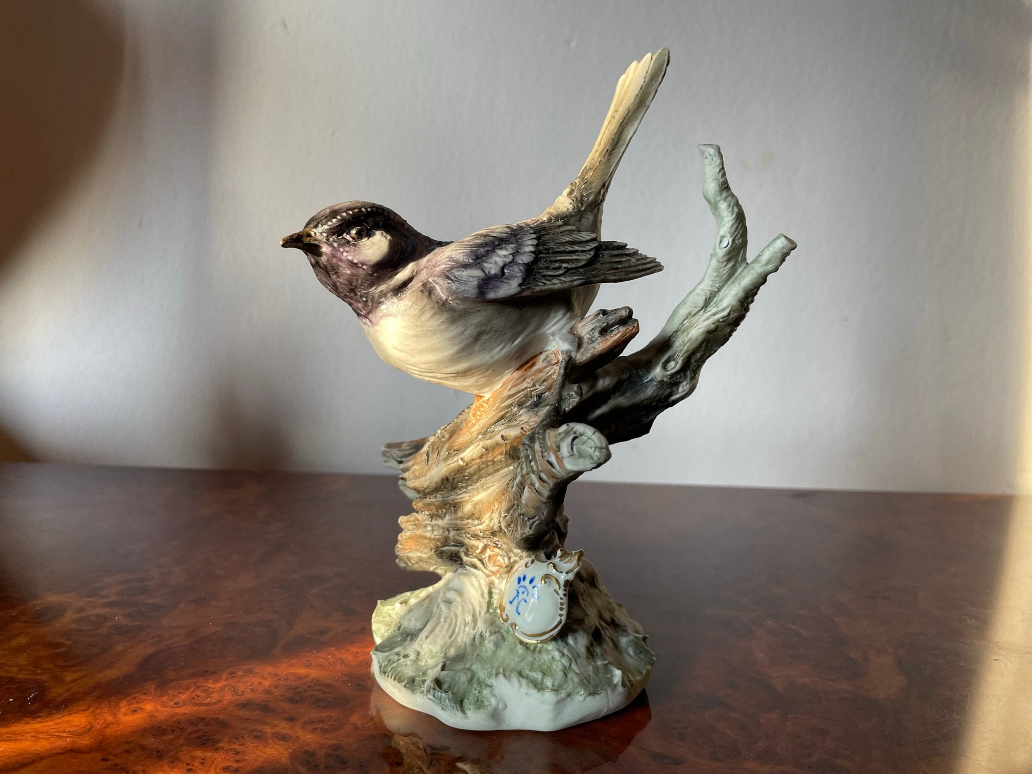 Sculpture Oiseau En Biscuit Capodimonte – XXème – Signature à Identifier – Bon état (avec Restauration)