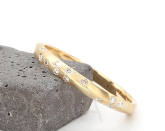 Handmade Knife Edge Wedding Ring set with Diamonds | 14k Gold Wedding Band | Diamonds Wedding Ring | Knife Edge Band