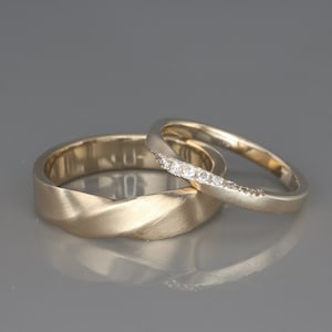 Handmade 14k Noble Champagne Gold His and Hers Mobius Wedding Band Set | Champagne Gold Mobius Wedding Ring Set with Diamonds