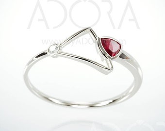 Anillo de oro blanco de 14 k engastado con rubí y diamante / Anillo de promesa de oro blanco macizo de 14 k engastado con rubí de talla trillón y un diamante brillante