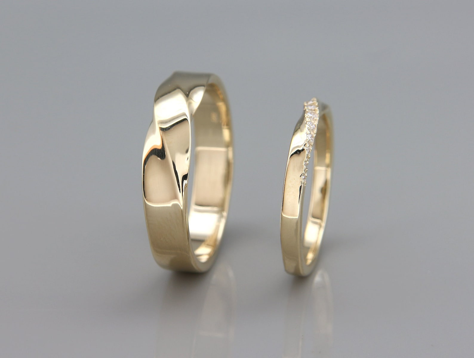14k Gold Mobius Wedding Rings Set With Diamonds His and Hers Etsy