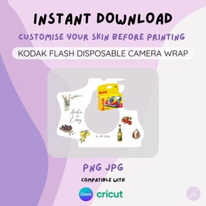 Puede incluir: Un diseño imprimible para una envoltura de cámara desechable Kodak. El diseño presenta una cámara Kodak amarilla y negra, una fecha y un diseño floral con limones, aceitunas e higos. El texto "Amelia y Cory" está incluido en el diseño. El diseño es compatible con Canva y Cricut.