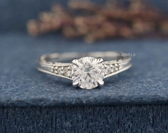 Anillo de compromiso de moissanita de corte redondo: anillo de aniversario vintage de plata de ley con pavé.