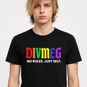 Pride T-Shirt Organic Cotton – Unisex Black – DIVMEG Rainbow Logo – LGBTQ Statement Tee – Queer Alternative Streetwear – Ethical Fashion