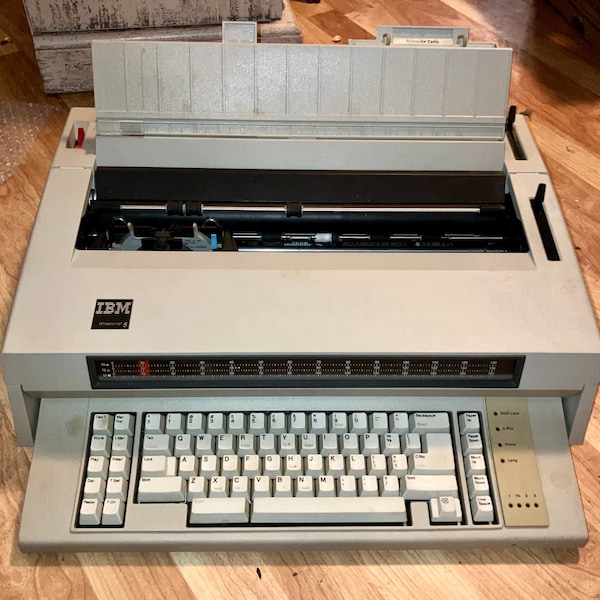 Vintage 1984 - IBM Wheelwriter 5 - Electronic Typewriter