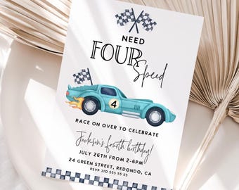Invitación para el cuarto cumpleaños de un coche de carreras de cuatro velocidades: Corvette azul, plantilla editable (descarga digital)